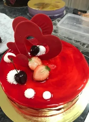 Strawberry Lustrous Cake